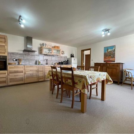 Spacieux Appartement Монс Екстер'єр фото