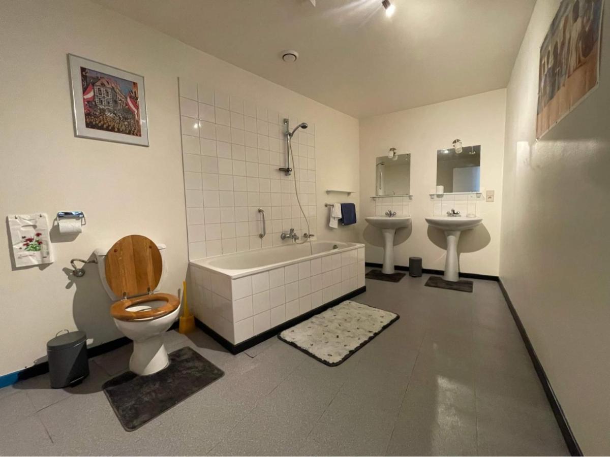 Spacieux Appartement Монс Екстер'єр фото